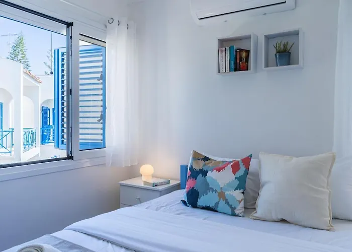 Seacret - 1-br & Pool In アパート *