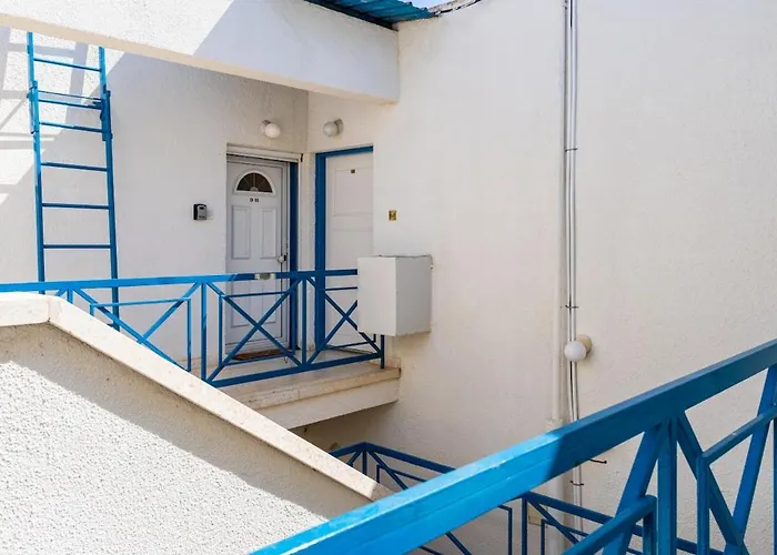 Seacret - 1-br & Pool In アパート ピラ